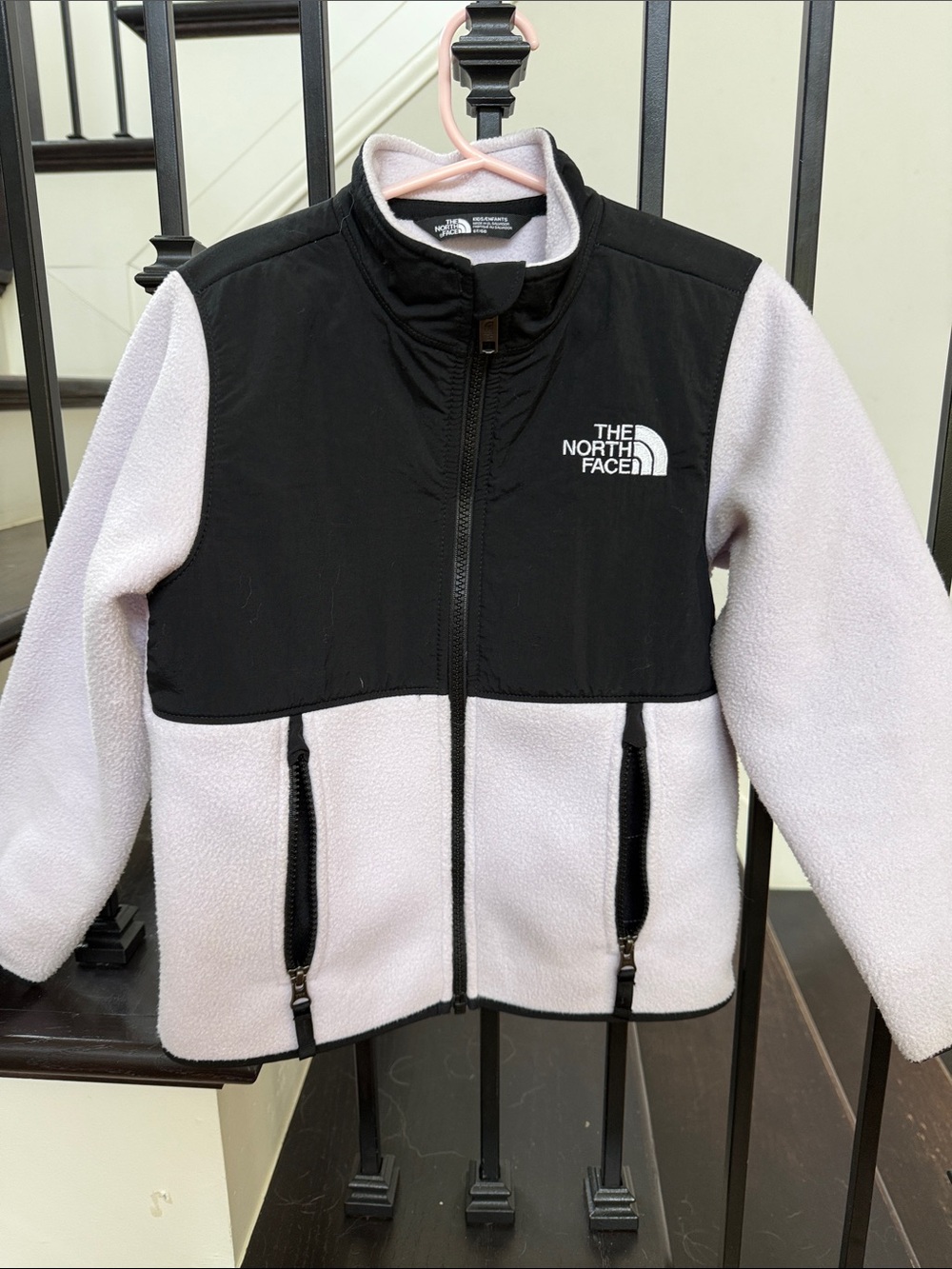 The North Face Kids Two-Tone Fleece Jacket - Black & Light Pink